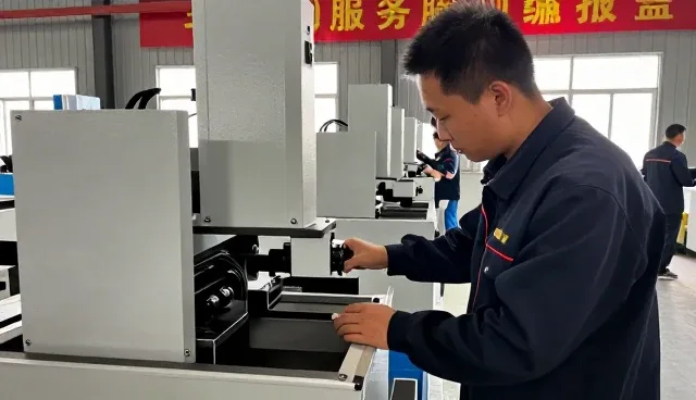 高峰期运行中的全自动打包机解决方案介绍